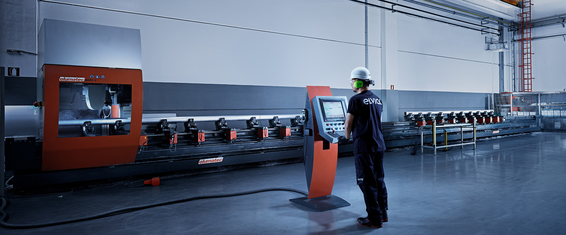 At ELVIAL we are constantly investing in high-end equipment for cutting and CNC machining.